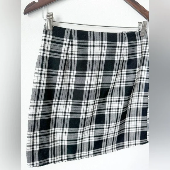 Plaid Mini Skirt - Picture 5 of 5